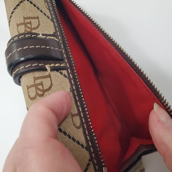 Dooney & Bourke Vintage Brown Signature Fabric Leather Classic‎ Tri-Fold Wallet - Picture 2 of 8